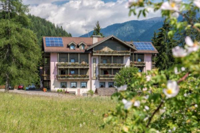 Отель Hotel Canada  Предаццо